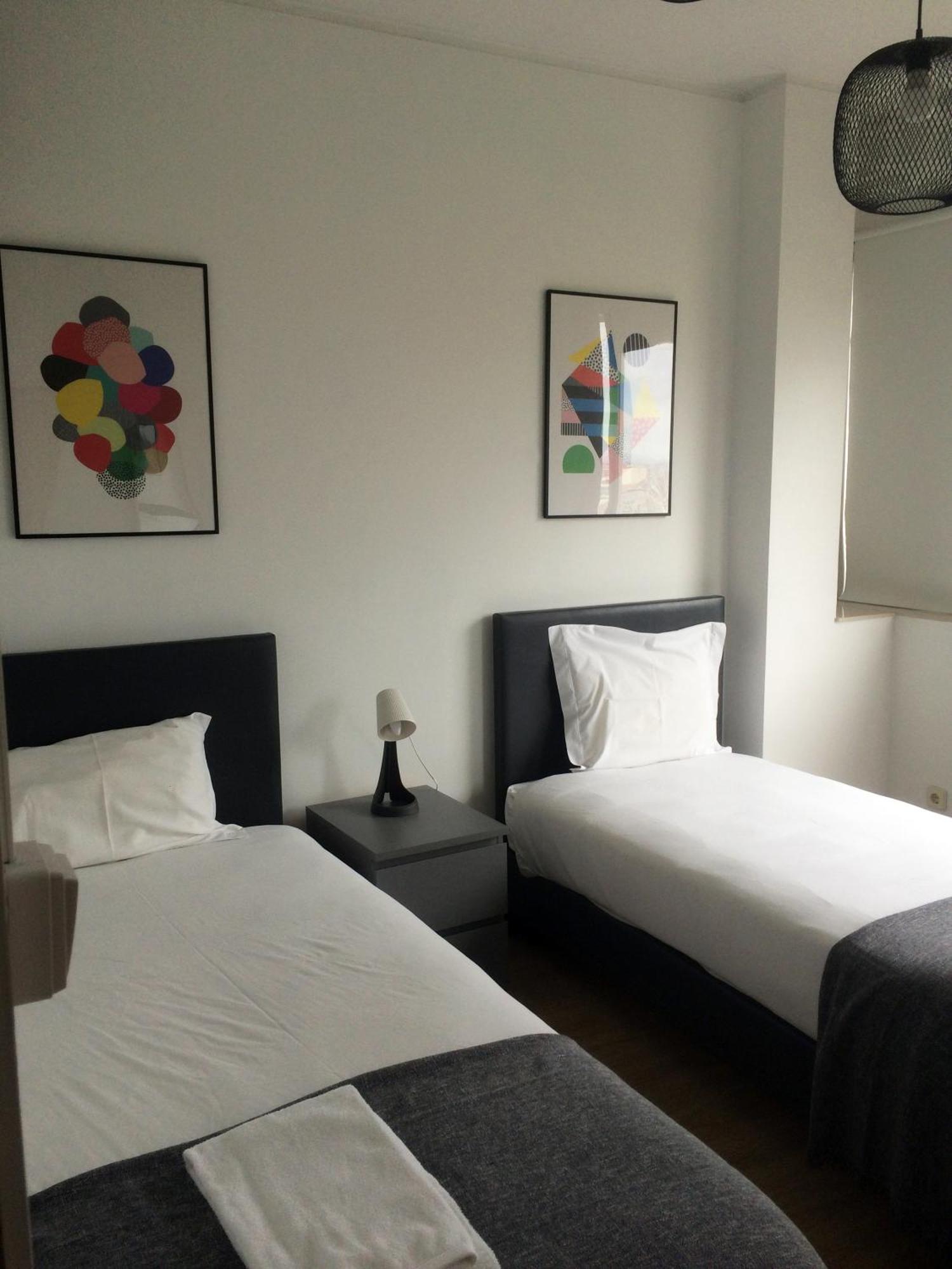 Camoes Lookout Apartment Porto Bagian luar foto